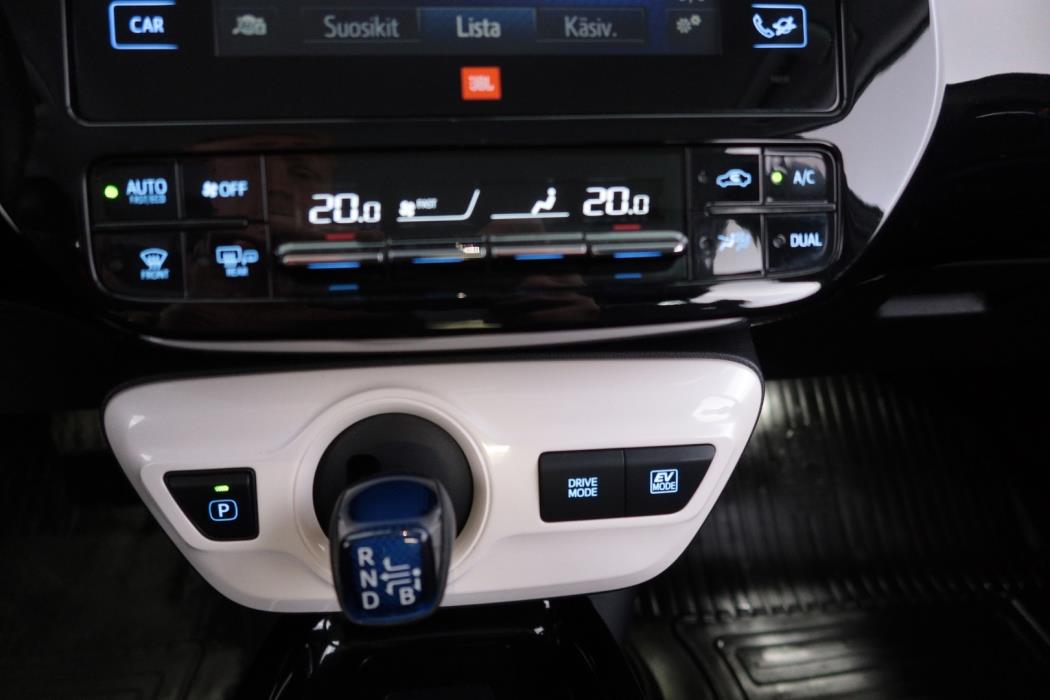 TOYOTA Prius 2017