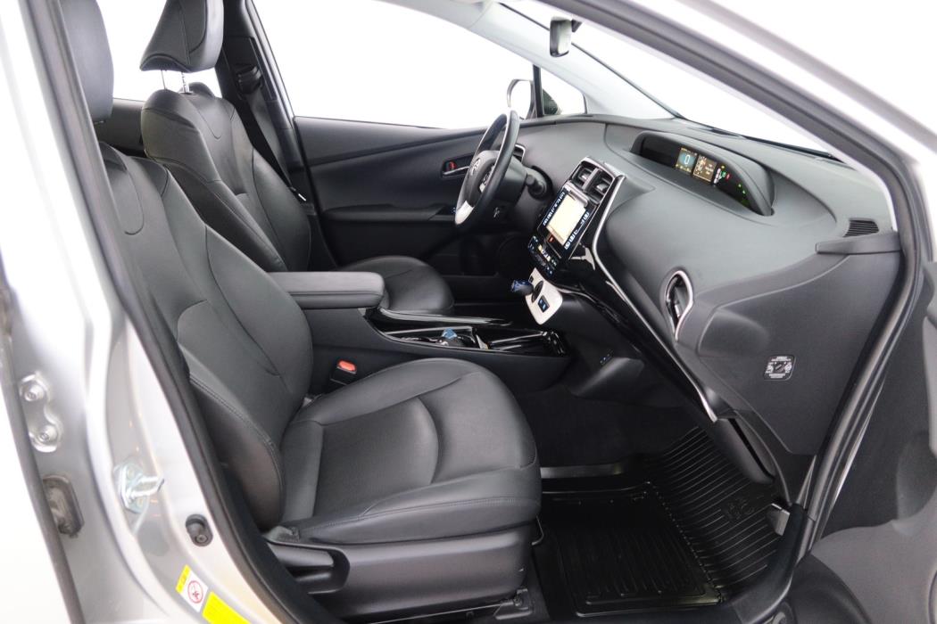 TOYOTA Prius 2017