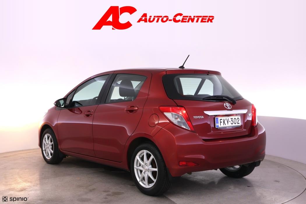 TOYOTA Yaris 2012