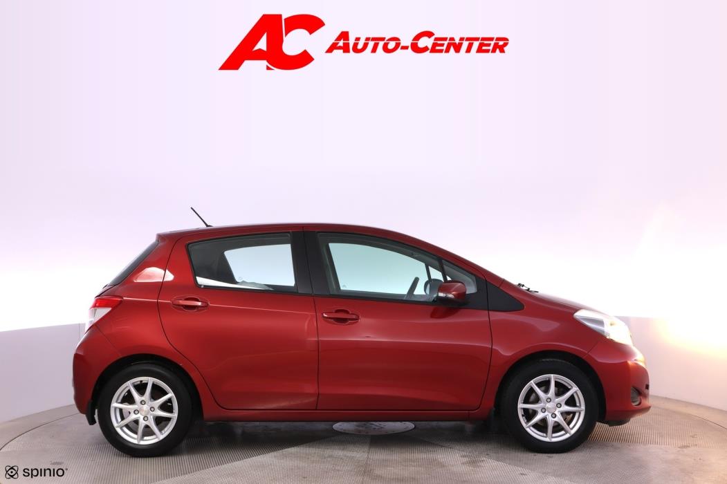 TOYOTA Yaris 2012