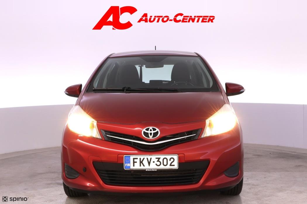 TOYOTA Yaris 2012