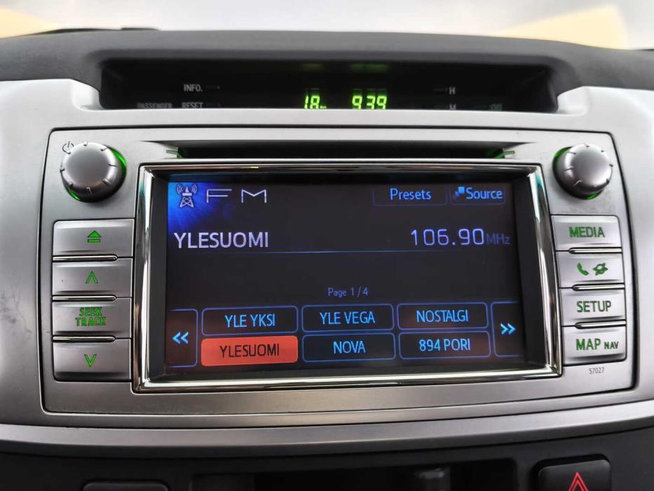 TOYOTA Hilux 2011