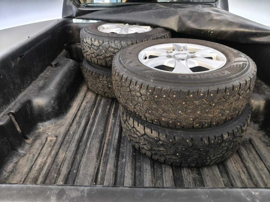 TOYOTA Hilux 2011