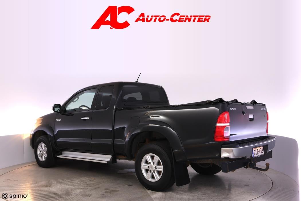 TOYOTA Hilux 2011