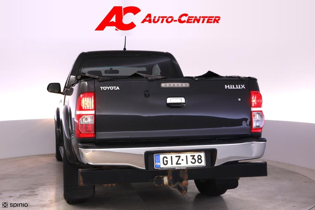 TOYOTA Hilux 2011