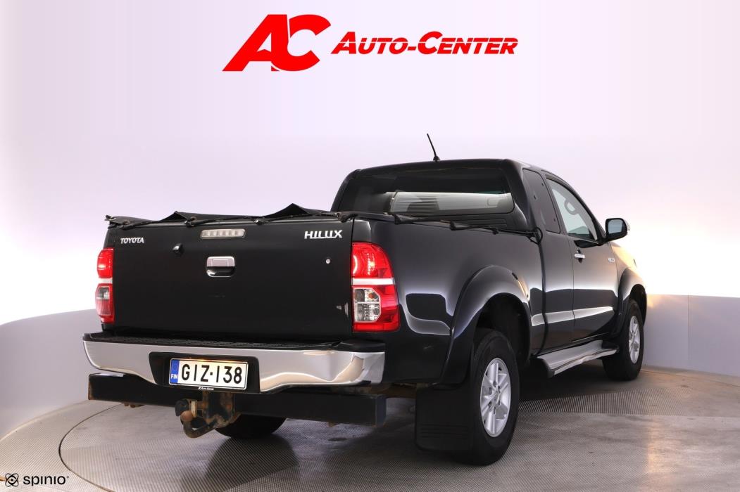 TOYOTA Hilux 2011