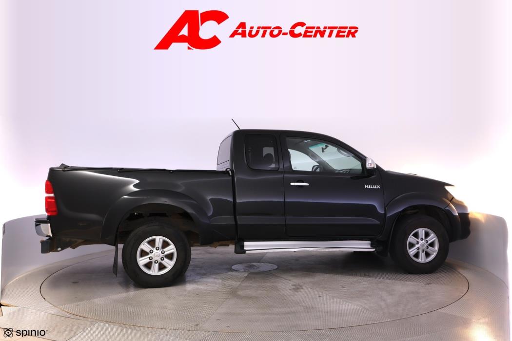 TOYOTA Hilux 2011
