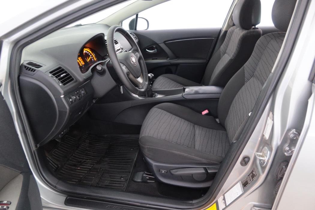 TOYOTA Avensis 2011