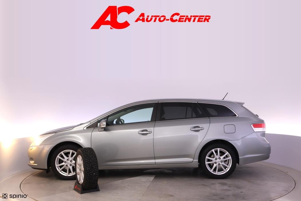 TOYOTA Avensis 2011