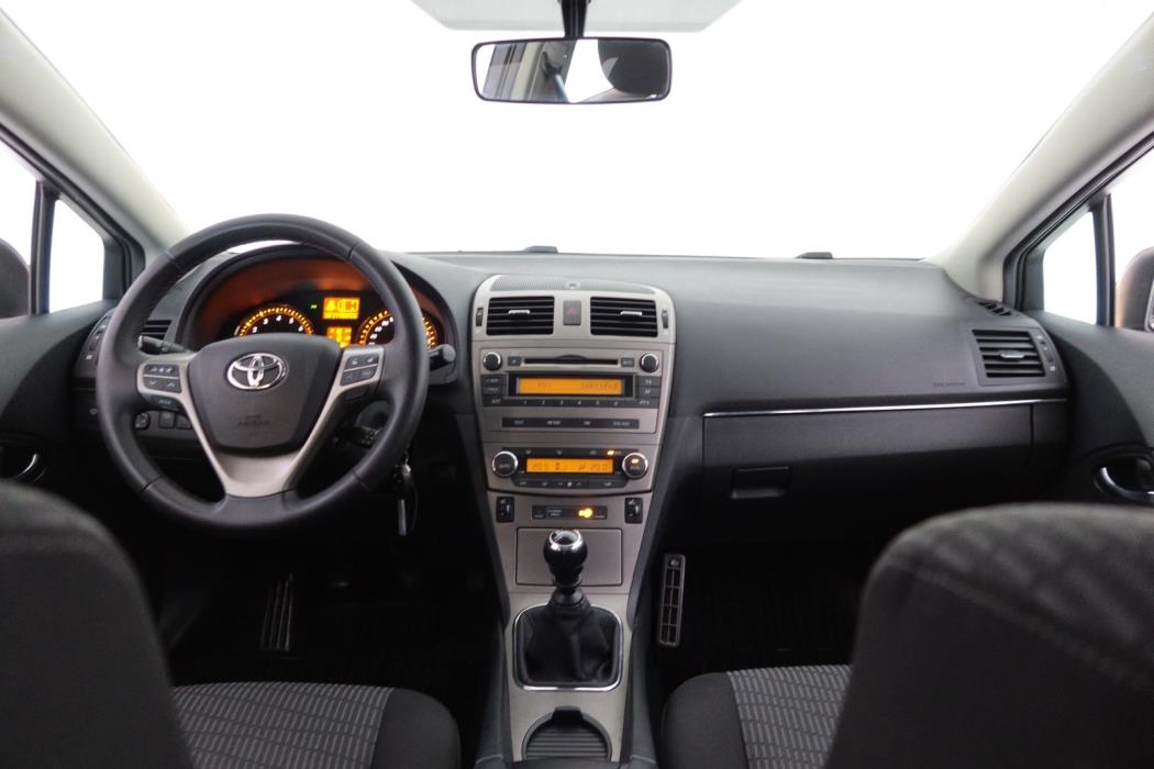 TOYOTA Avensis 2011