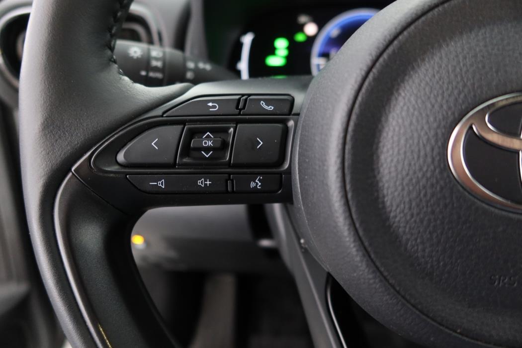 TOYOTA Yaris Cross 2025