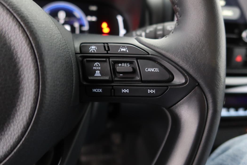 TOYOTA Yaris Cross 2025
