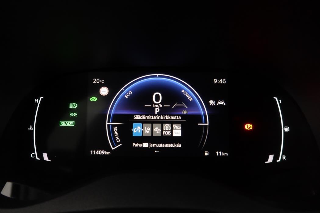 TOYOTA Yaris Cross 2025