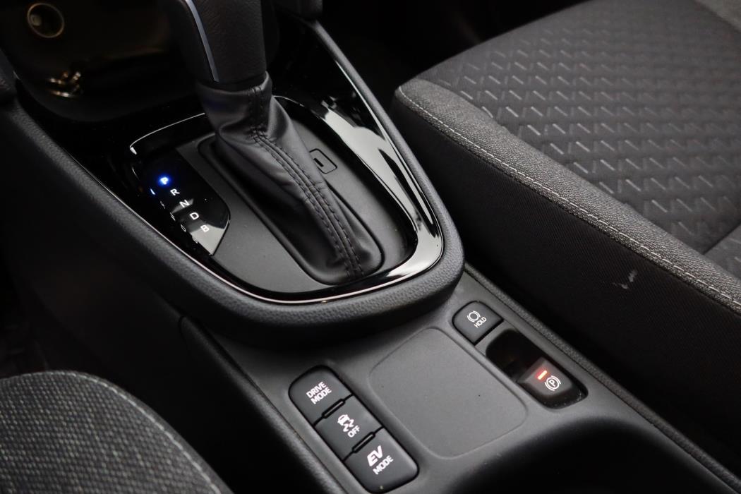 TOYOTA Yaris Cross 2025