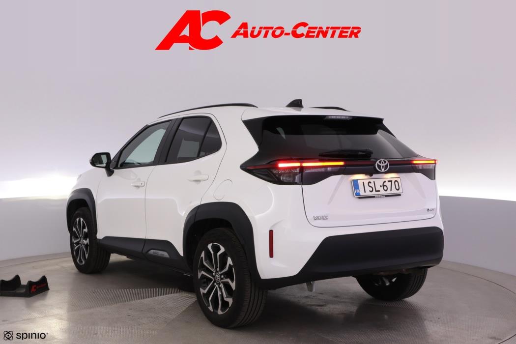 TOYOTA Yaris Cross 2025