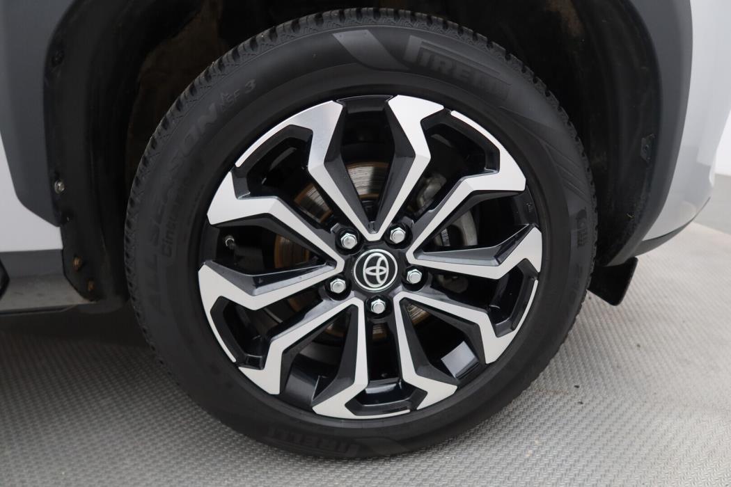 TOYOTA Yaris Cross 2023