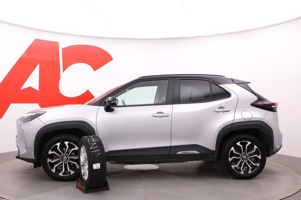 TOYOTA Yaris Cross 2023
