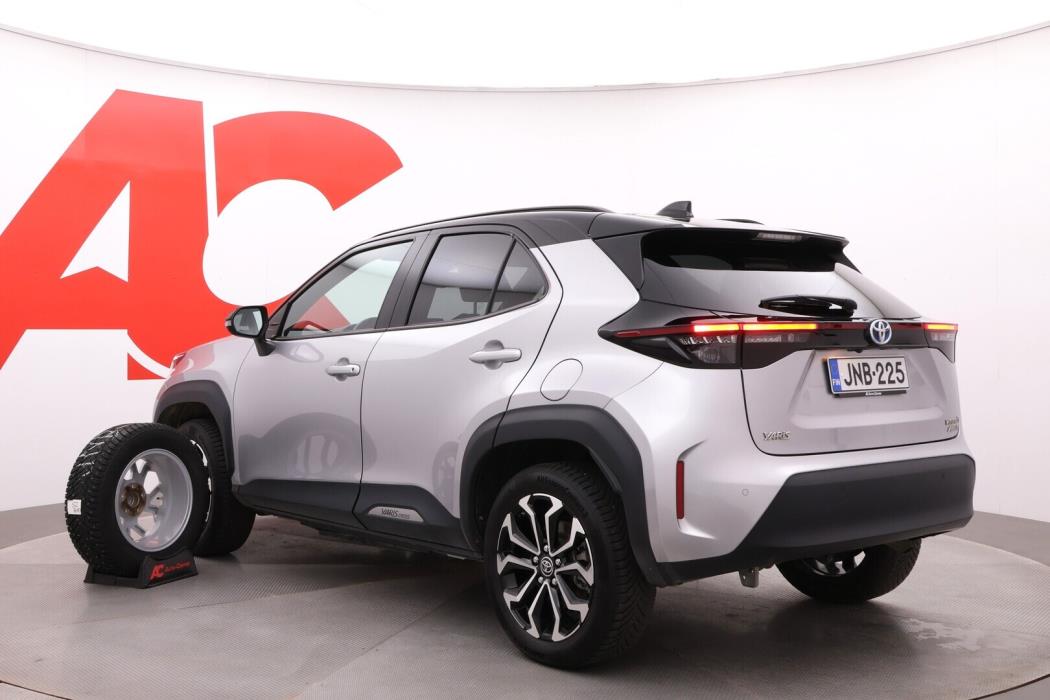 TOYOTA Yaris Cross 2023