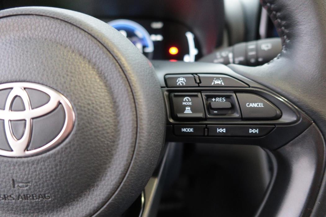 TOYOTA Yaris Cross 2025