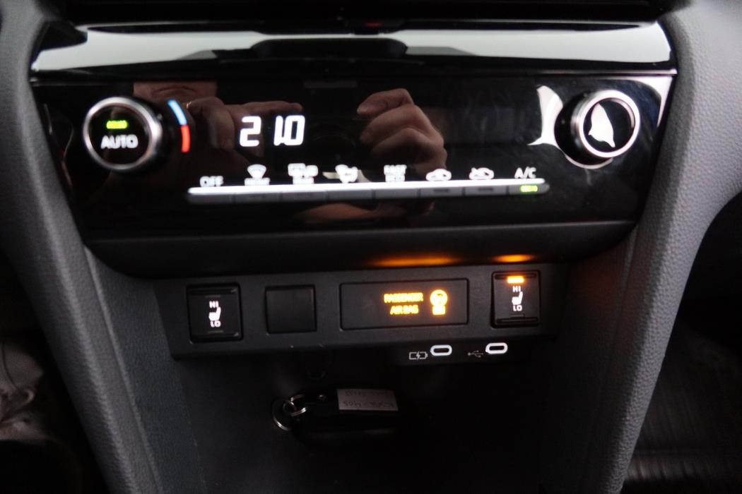 TOYOTA Yaris Cross 2025