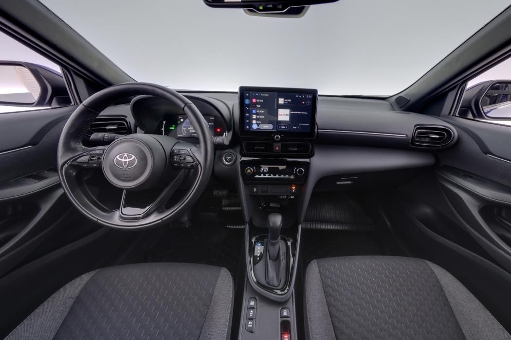 TOYOTA Yaris Cross 2025