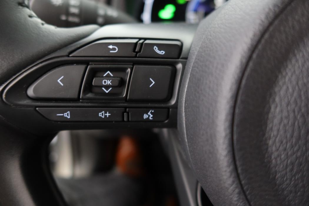 TOYOTA Yaris Cross 2025