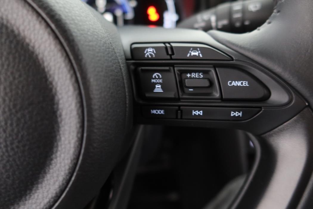 TOYOTA Yaris Cross 2025