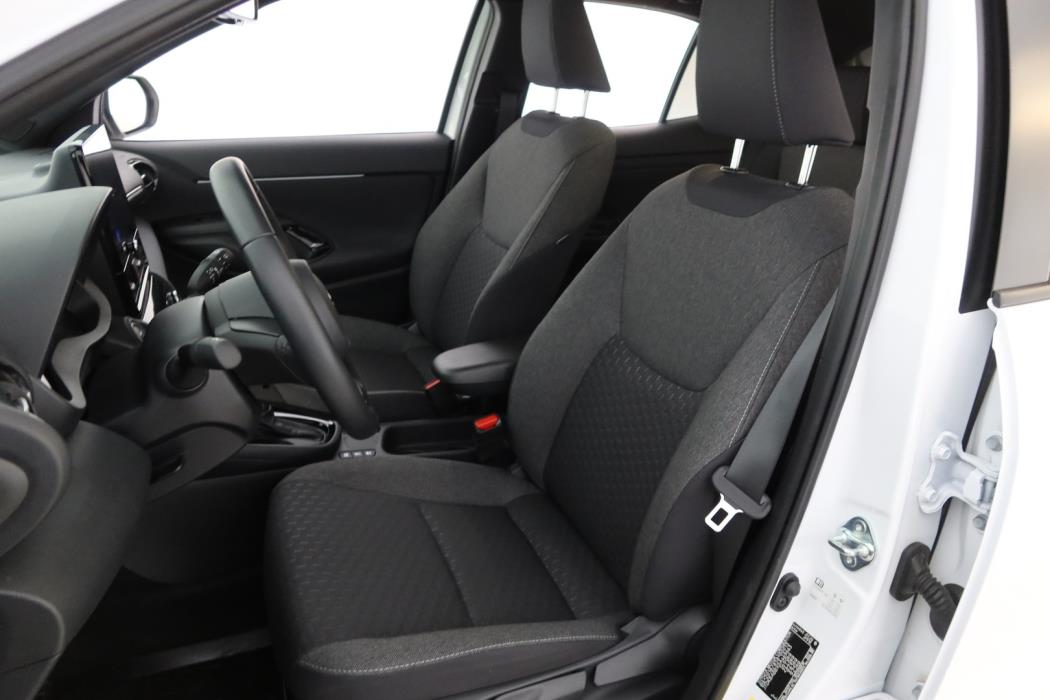 TOYOTA Yaris Cross 2025