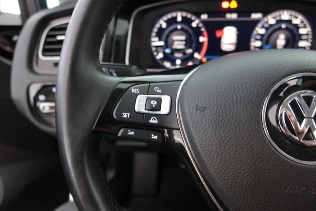 VOLKSWAGEN Golf 2018