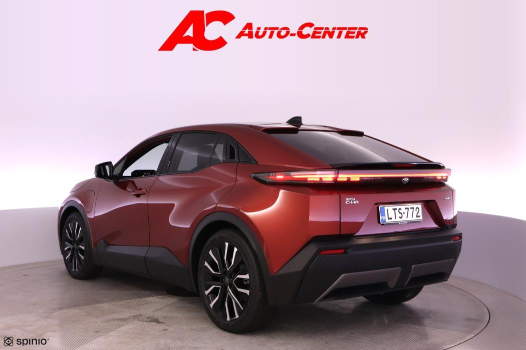 TOYOTA C-HR+ 2026