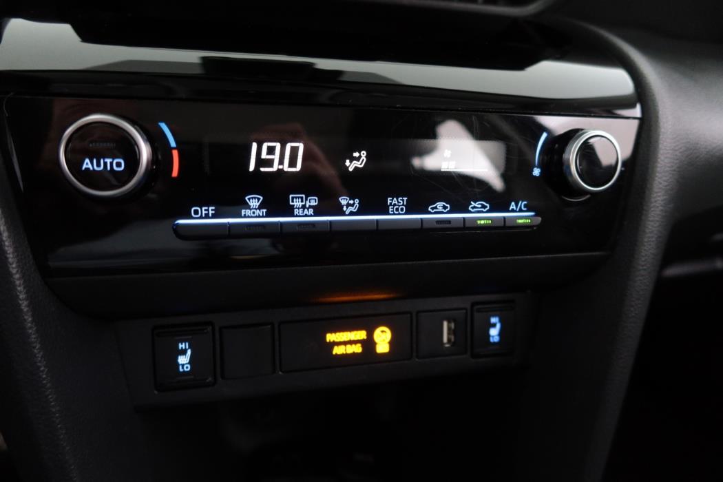 TOYOTA Yaris Cross 2024