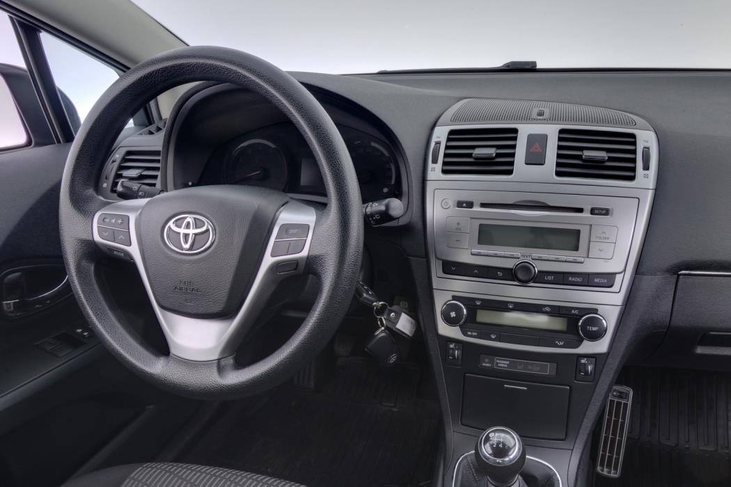 TOYOTA Avensis 2014
