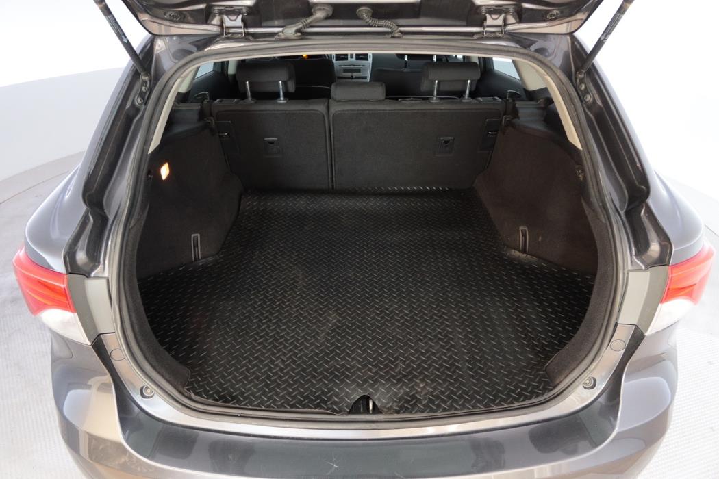 TOYOTA Avensis 2014