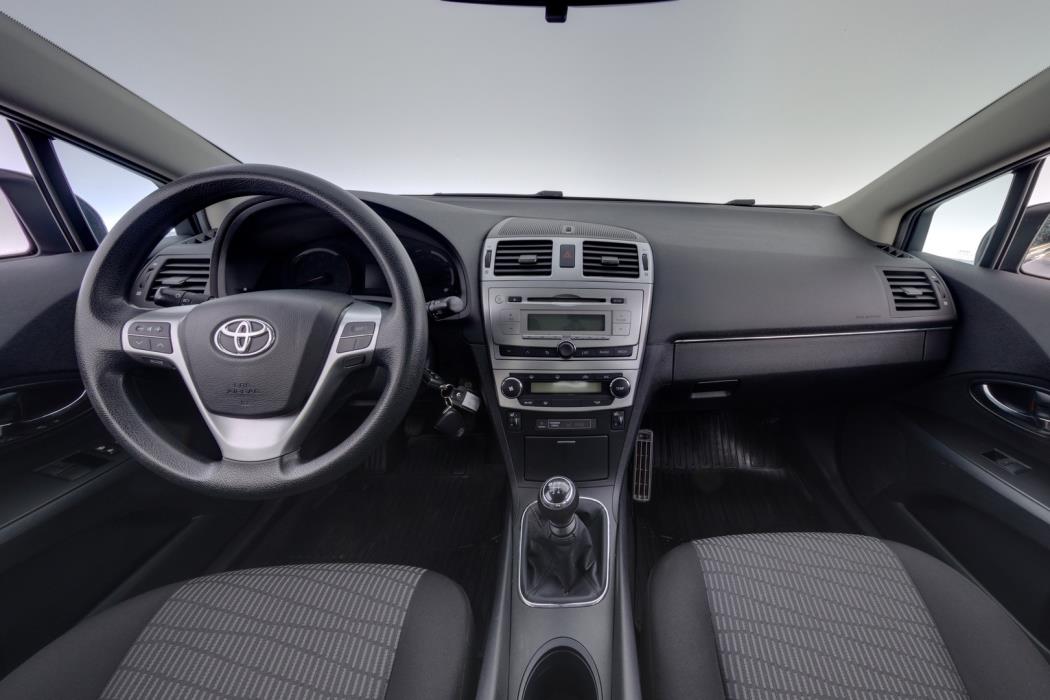 TOYOTA Avensis 2014