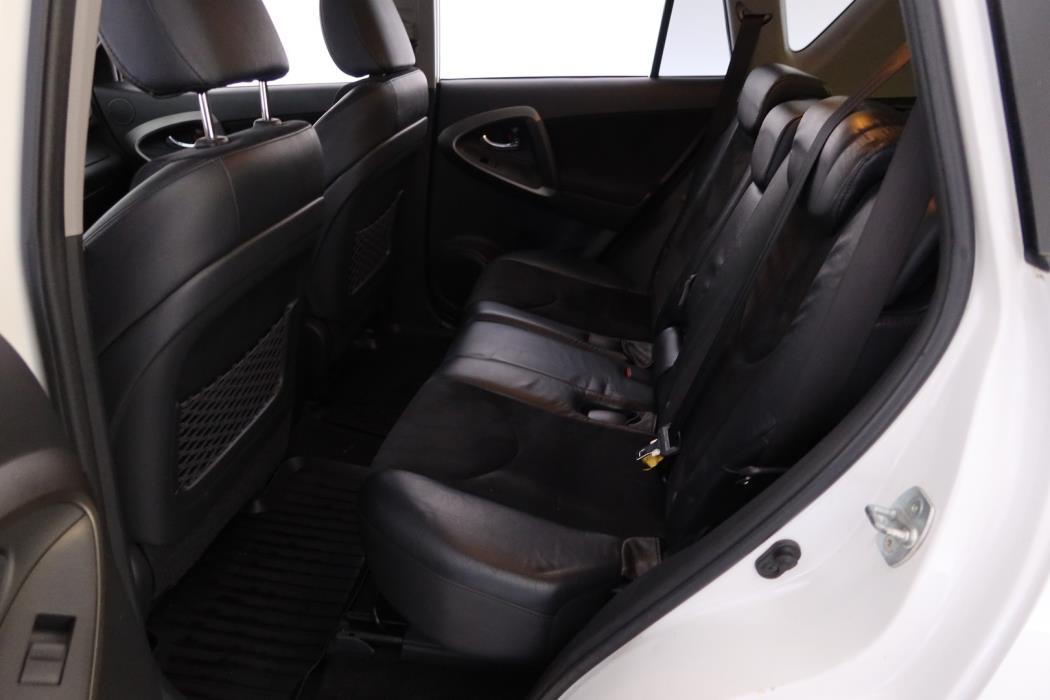 TOYOTA RAV4 2011
