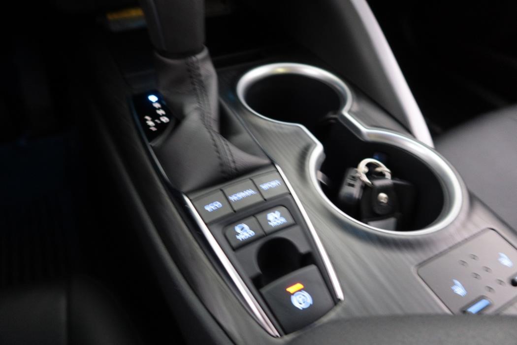 TOYOTA Camry 2023