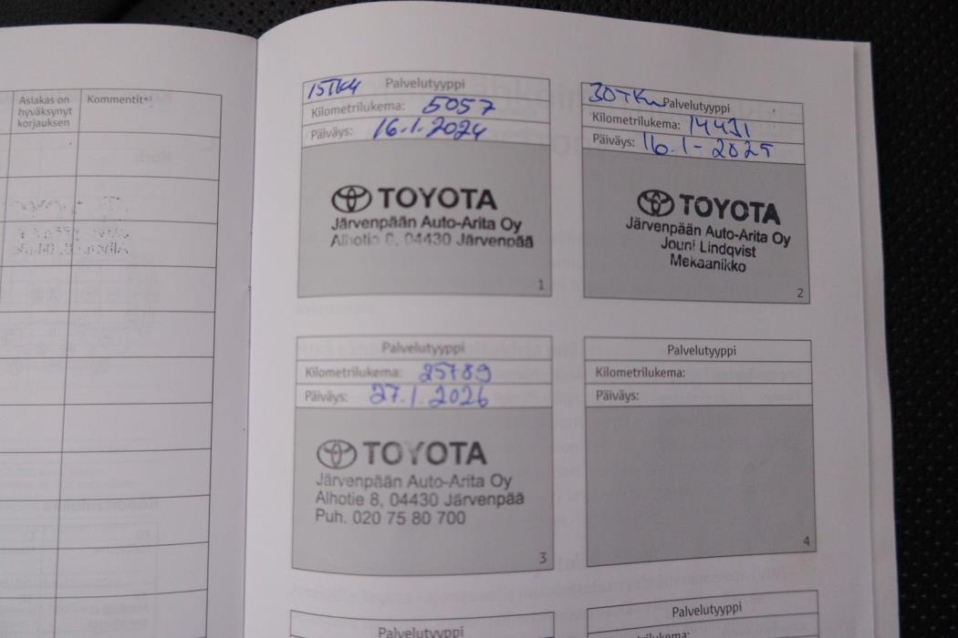 TOYOTA Camry 2023