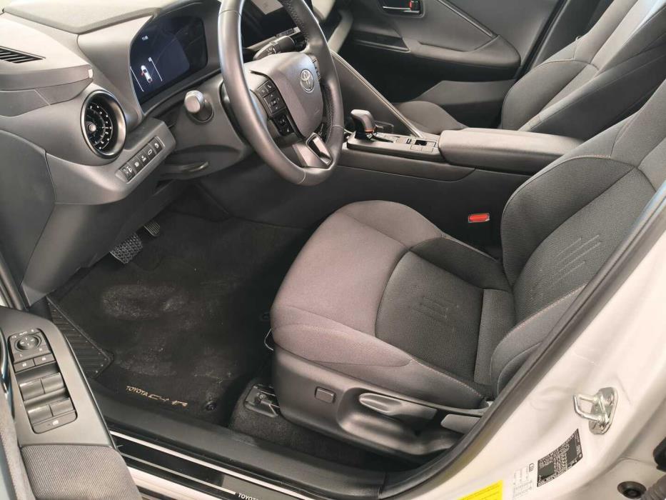 TOYOTA C-HR 2025