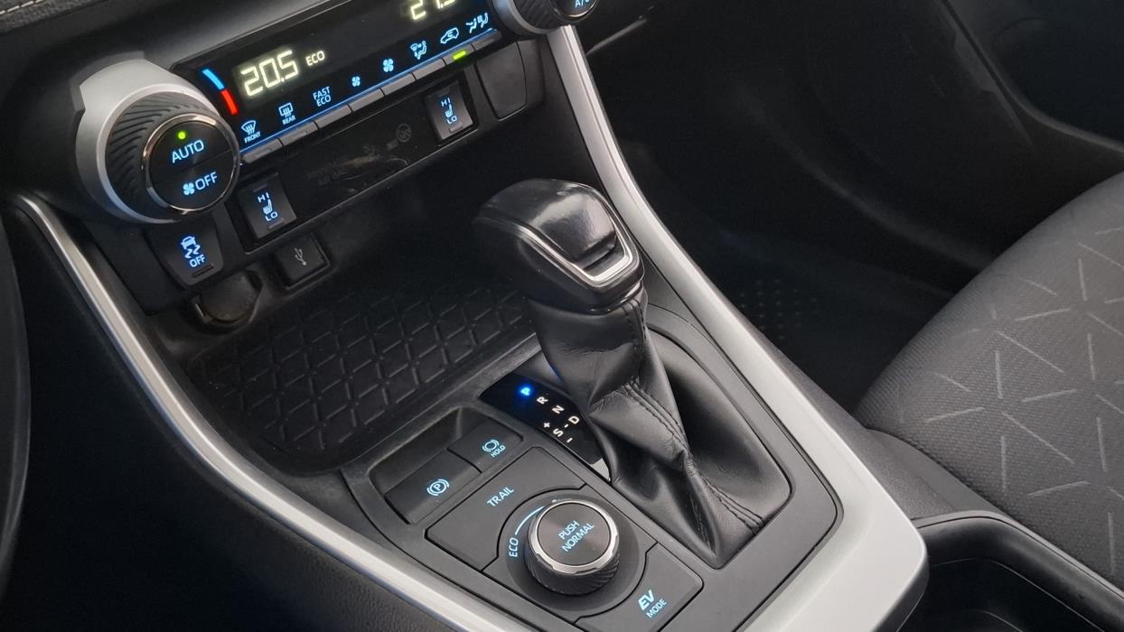 TOYOTA RAV4 2021