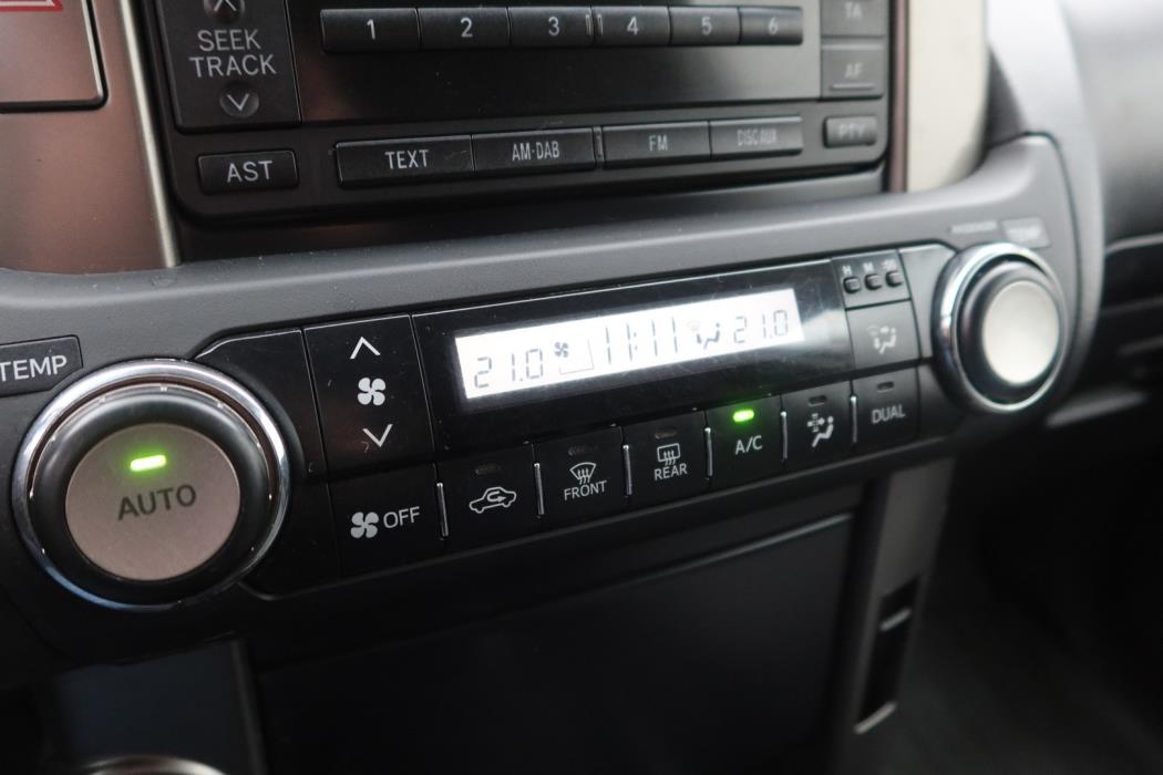 TOYOTA Land Cruiser 2010