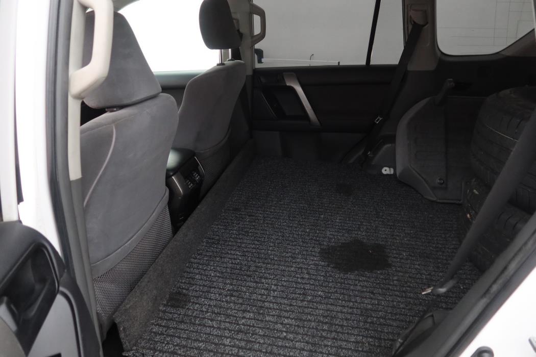 TOYOTA Land Cruiser 2010