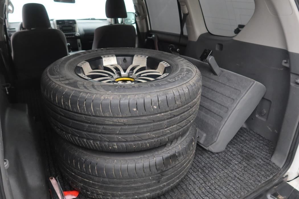 TOYOTA Land Cruiser 2010