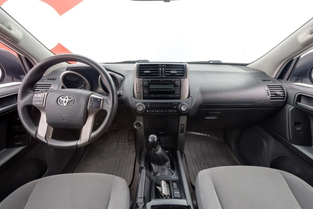 TOYOTA Land Cruiser 2010