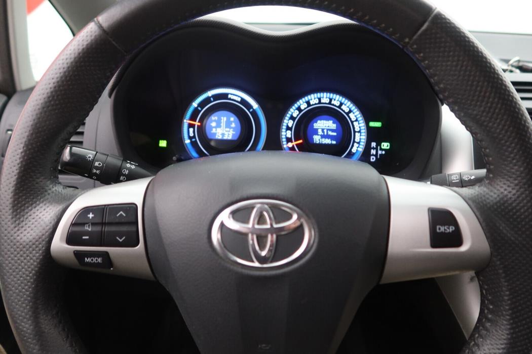 TOYOTA Auris 2012