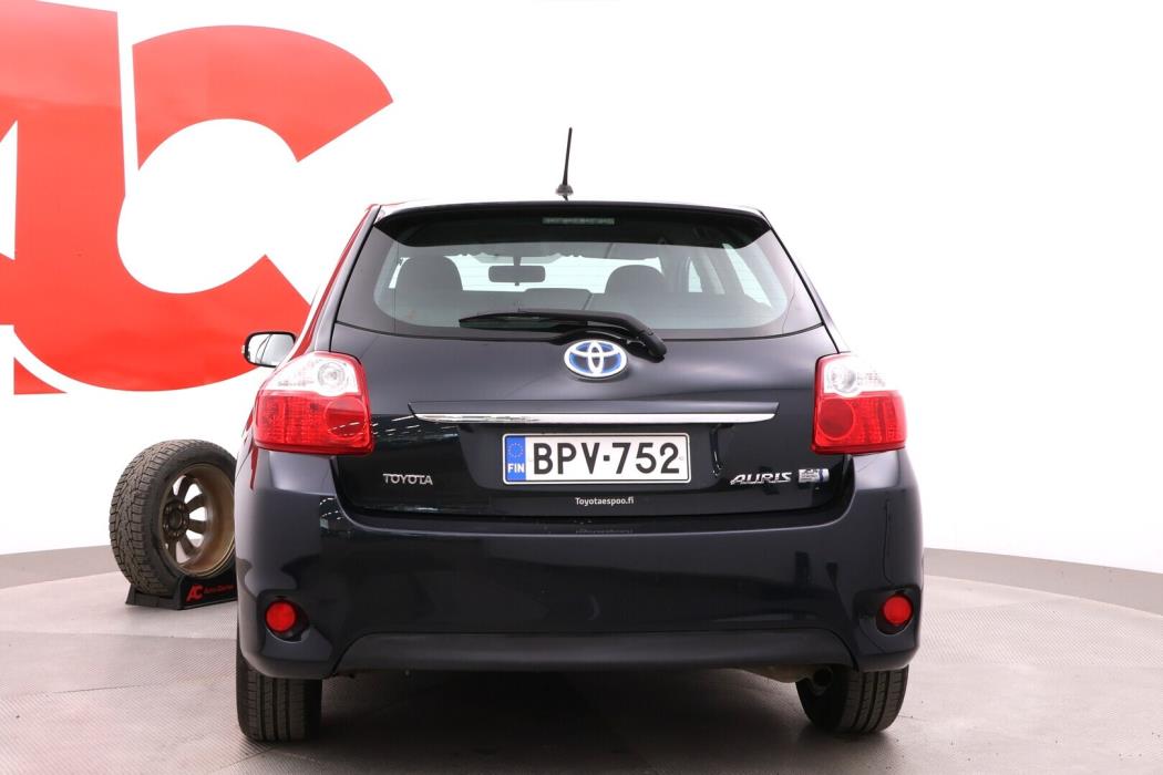 TOYOTA Auris 2012