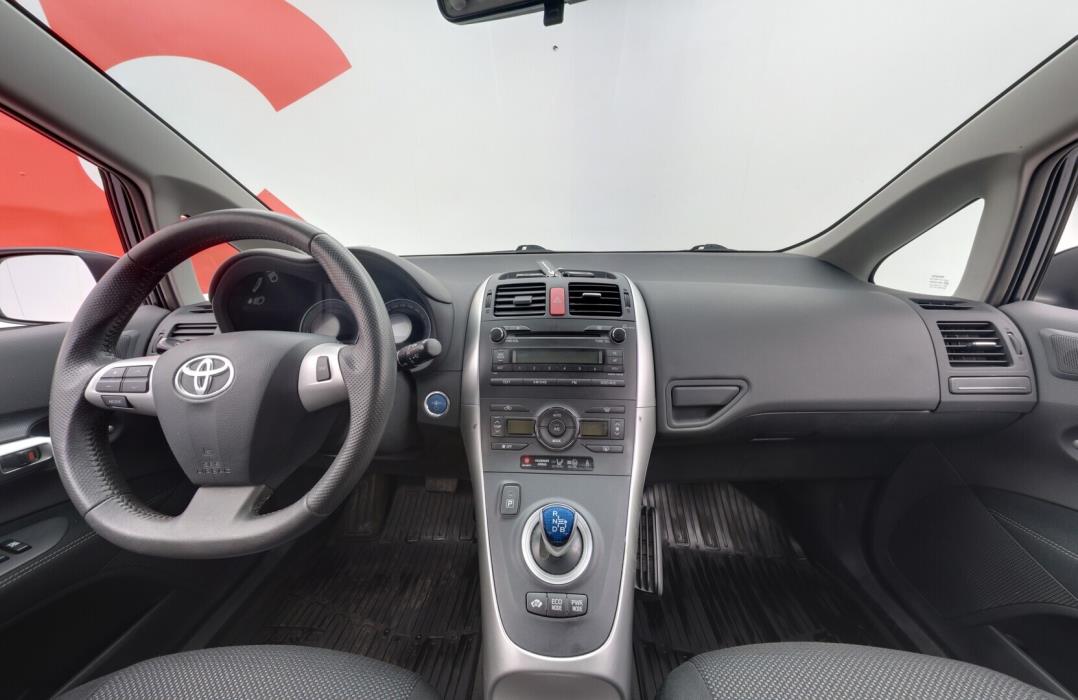 TOYOTA Auris 2012