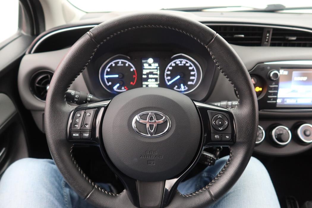 TOYOTA Yaris 2018