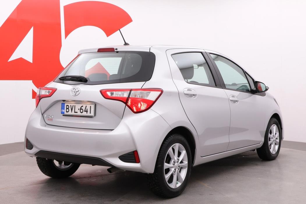 TOYOTA Yaris 2018