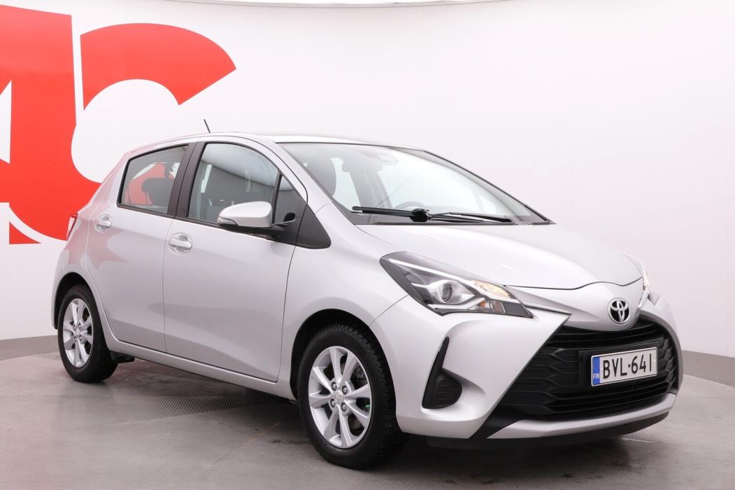 TOYOTA Yaris 2018