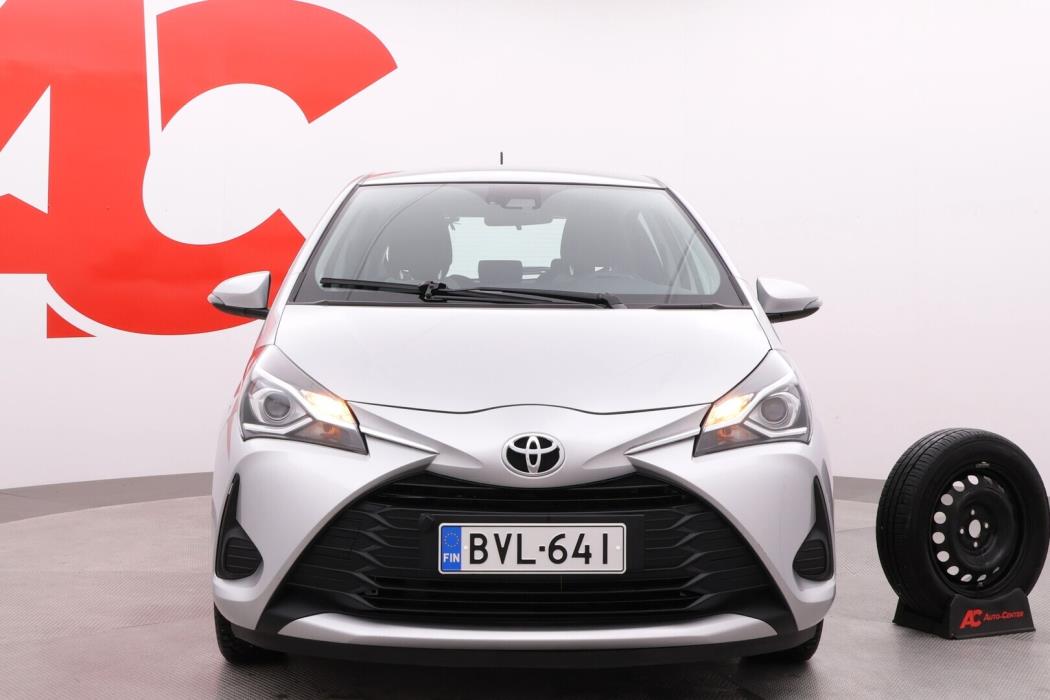 TOYOTA Yaris 2018